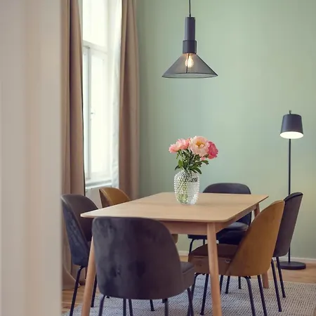 The 77 Erna Apartment