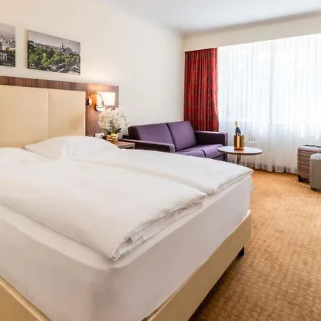 Hotel Plaza Premium 4*