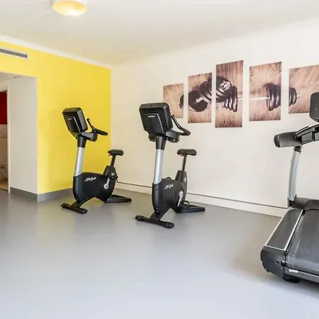 Plaza Premium 4* Wien