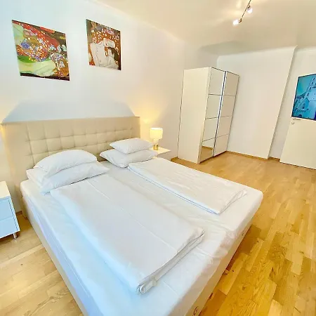 Pelikan Apartament Viena