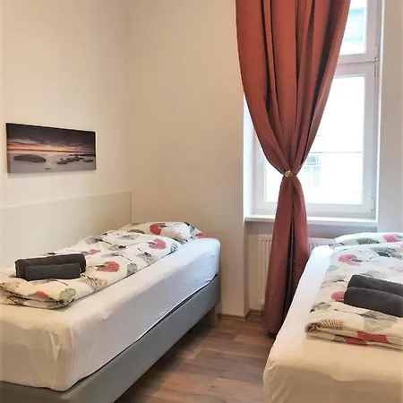Apartment & Near Reumannplatz