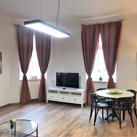 Apartment & Near Reumannplatz