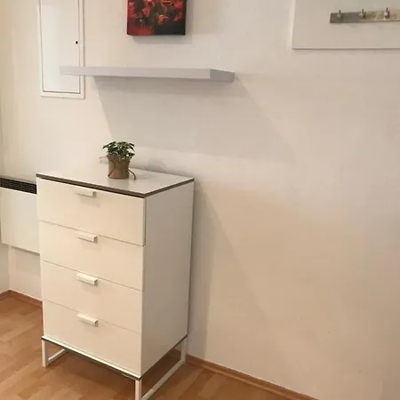 Apartment & Near Reumannplatz *
