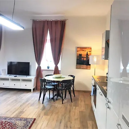 Apartment & Near Reumannplatz