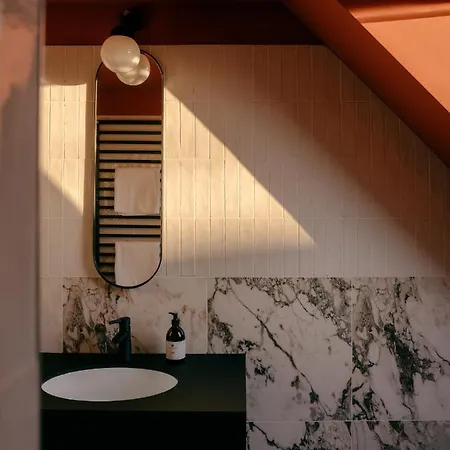 Weltwien Luxury Art & Free Parking Aparthotel 4*