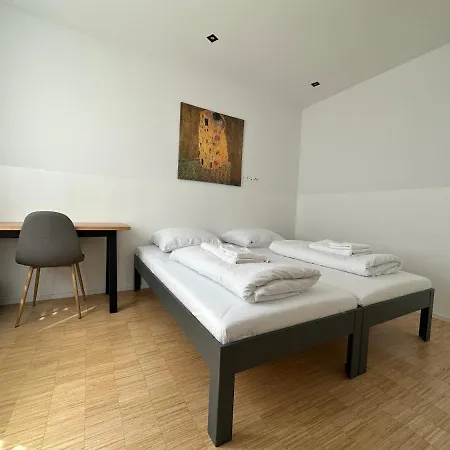 Lion's N Aparthotel