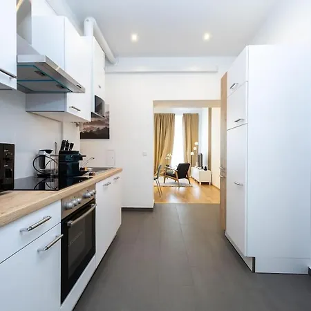 Orestaliving - Danube Canal Apartamento Viena