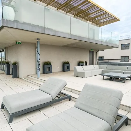Residence, Schlossallee - Schonbrunn * Wien