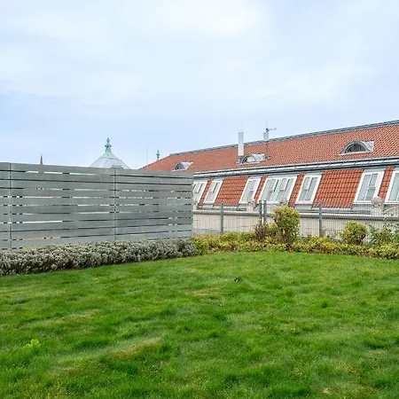 Residence, Schlossallee - Schonbrunn *