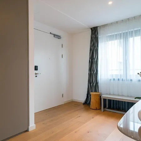 Residence, Schlossallee - Schonbrunn