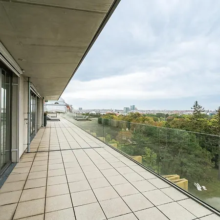 Residence, Schlossallee - Schonbrunn *