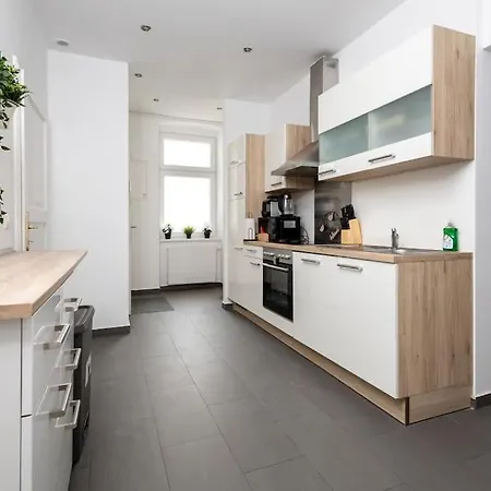 Orestaliving - 2br On The Danube Canal Appartement