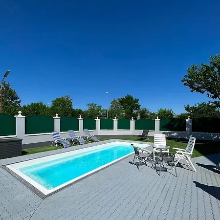 Apartment Traum Mit Pool+balkon *