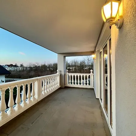 Traum Mit Pool+balkon Apartment *