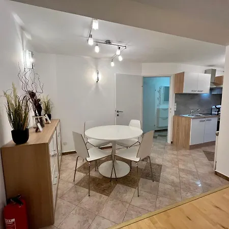 Apartment Traum Mit Pool+balkon *