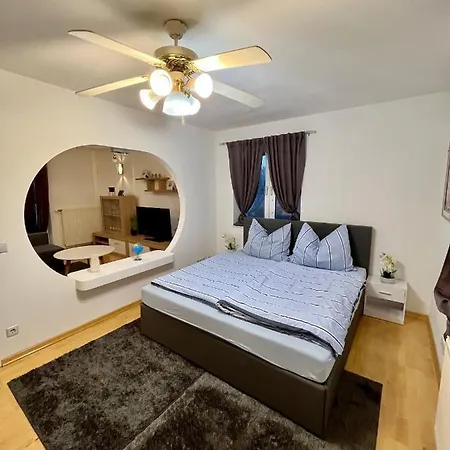 Apartment Traum Mit Pool+balkon