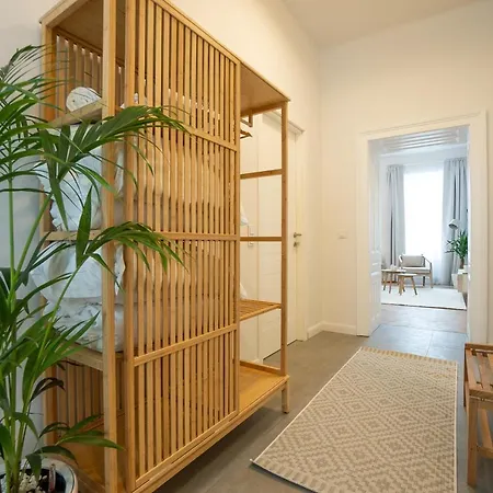 Apartment Brand-new 2-room In A Location *
