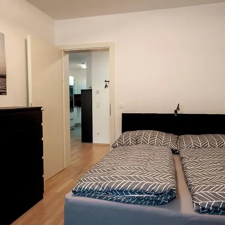 Huge Flat With Terrace & Parking And 3 Bed *