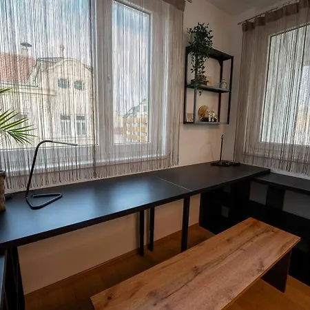 Apartment Huge Flat With Terrace & Parking And 3 Bed *