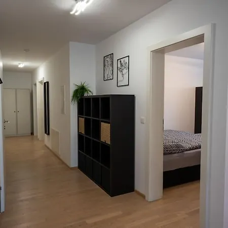 Apartment Huge Flat With Terrace & Parking And 3 Bed *
