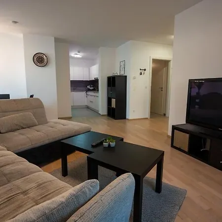 Huge Flat With Terrace & Parking And 3 Bed Apartment *