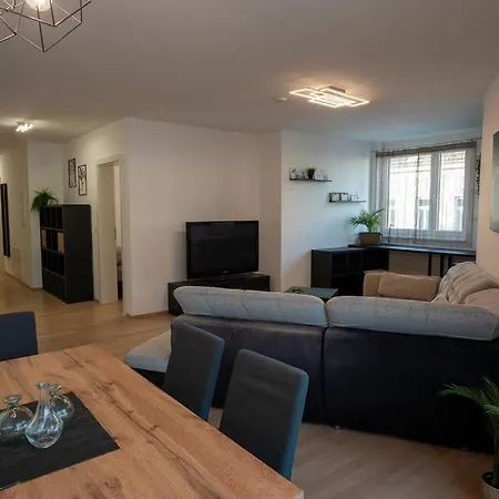 Huge Flat With Terrace & Parking And 3 Bed Apartment *