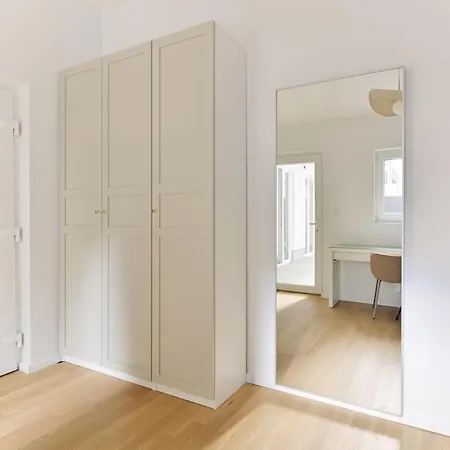 Stylish & Modern - Private Garden & Free Parking Appartement *