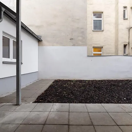 Appartement Stylish & Modern - Private Garden & Free Parking