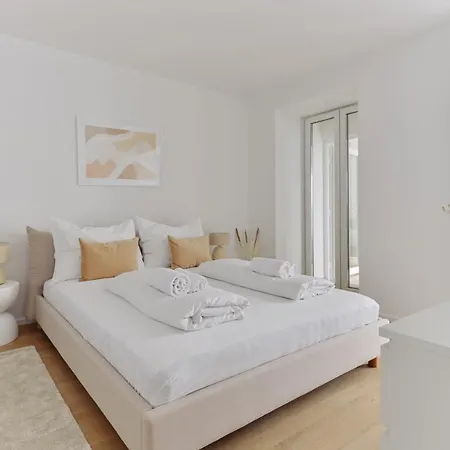 Stylish & Modern - Private Garden & Free Parking Appartement Vienne