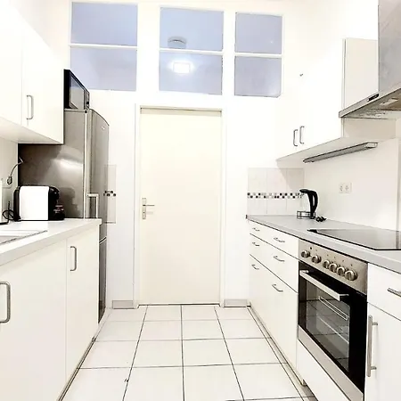 Superior 4 Bedroom Apartment *