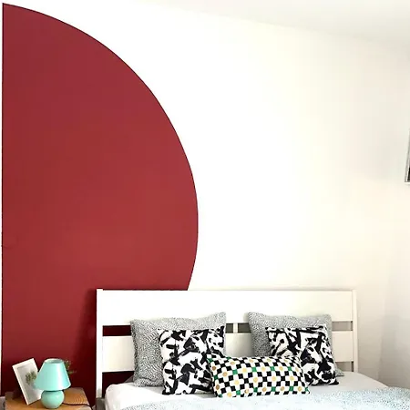 Nr.1 Perfect 3 Bedrooms Near To Main Train Station Apartment *