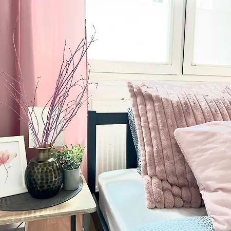 Nr.1 Perfect 3 Bedrooms Near To Main Train Station *