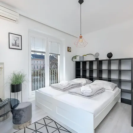 *opera Luxury Apartment* 2br Apartment Vienna