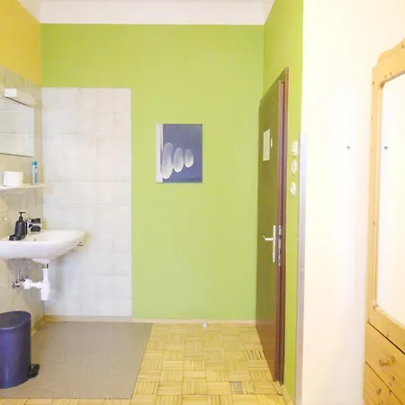 Quarto em Acomodações Particulares Double In Hutteldorfer Strasse Area Viena