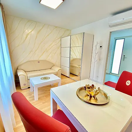 Steiner Residences Rembrandt *