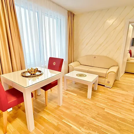 Apartment Steiner Residences Rembrandt