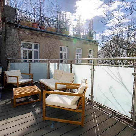 4ty3 - Spacious In The Heart Of The 8th District Is Calling *