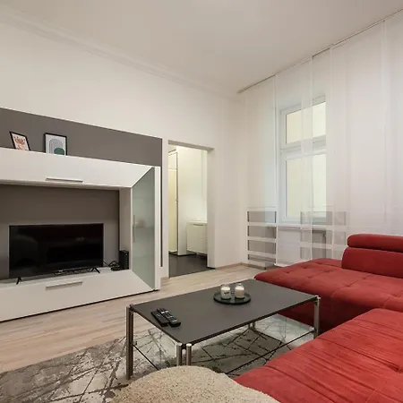 Apartment Neu, Renoviert Und Ruhig, 20 Minuten Ins Zentrum