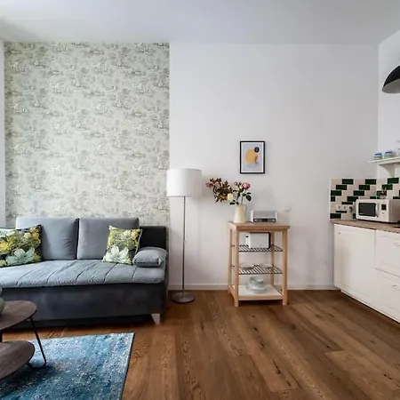 Sleek 1br Flat Near Center By Hm *