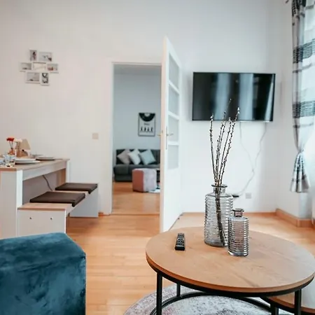 Raimond 27 Apartment