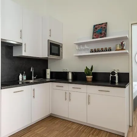 Spacious 2br Near Attractions By Hm *