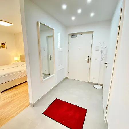 Steiner Residences Rembrandt Apartment