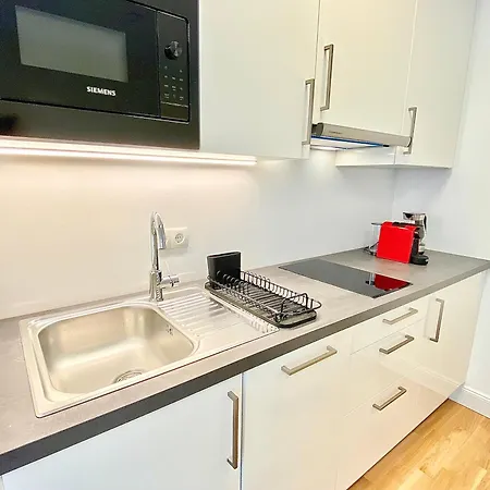 Apartment Steiner Residences Rembrandt