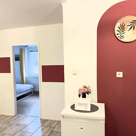 Nr.1 Perfect 3 Bedrooms Near To Main Train Station *