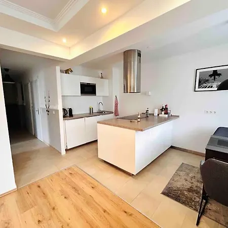 Apartment Dreamy Home: Central And With Perfect Connections *