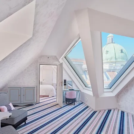 The Leo Grand Hotel 5*