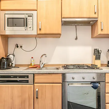 Neighboring 3 Apts.- Ideal For Families & Friends Apartment *