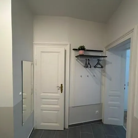 Paky 00207 Vienna