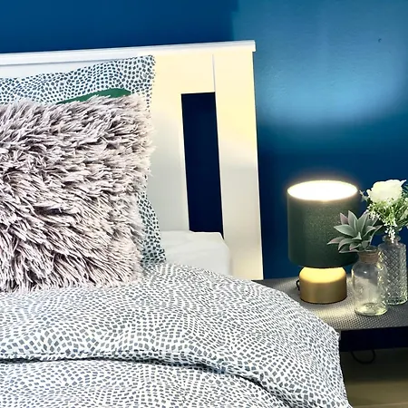 Apartmán Design 3 Bedroom Near Main Train Station *