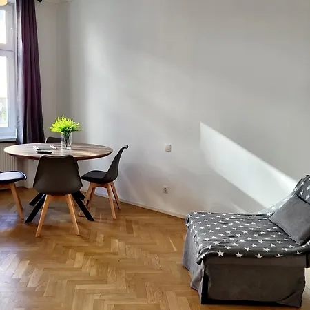 Neulerchenfelder * Vienna